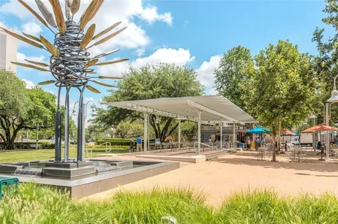 204 Travis Street 2c Houston TX 77002
