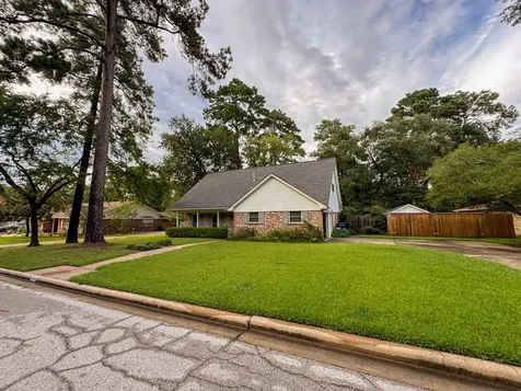 229 Hickory Drive Huntsville TX 77340
