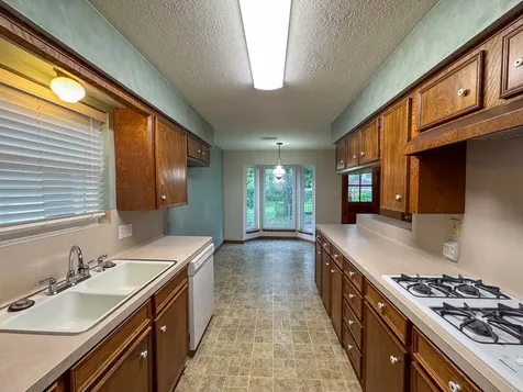 229 Hickory Drive Huntsville TX 77340