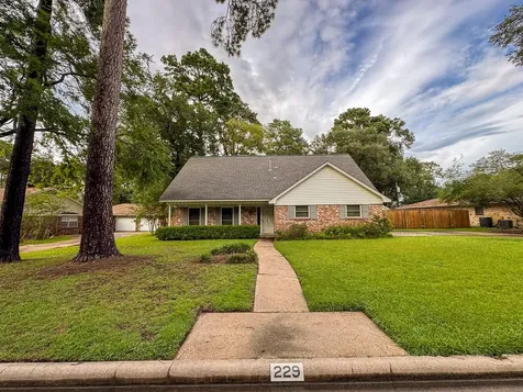 229 Hickory Drive Huntsville TX 77340
