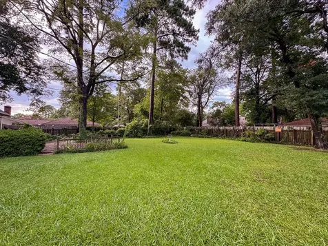 229 Hickory Drive Huntsville TX 77340