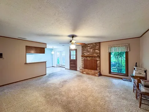 229 Hickory Drive Huntsville TX 77340