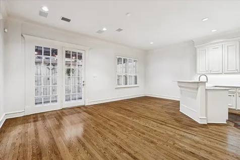 5823 Augusta Court Houston TX 77057