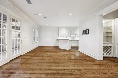 5823 Augusta Court Houston TX 77057