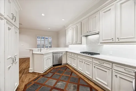 5823 Augusta Court Houston TX 77057