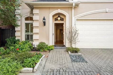 5823 Augusta Court Houston TX 77057