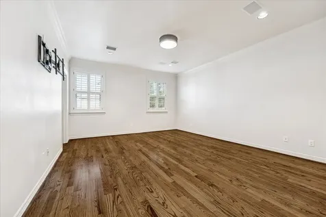 5823 Augusta Court Houston TX 77057