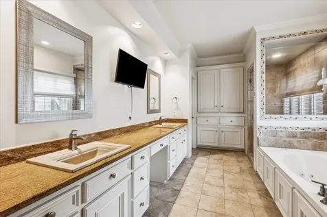 5823 Augusta Court Houston TX 77057
