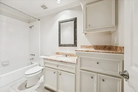 5823 Augusta Court Houston TX 77057