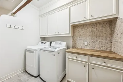 5823 Augusta Court Houston TX 77057