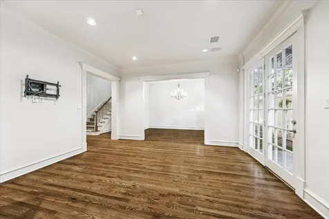5823 Augusta Court Houston TX 77057