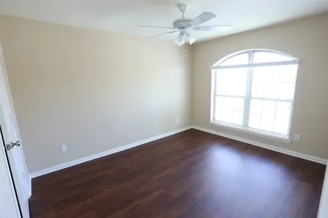 3327 Summerwood Lane Pearland TX 77584