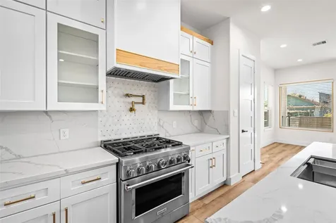 306 E 40th Street A Houston TX 77018