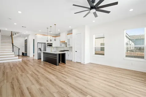 306 E 40th Street A Houston TX 77018