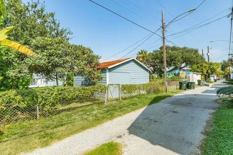 4417 Avenue R Galveston TX 77550