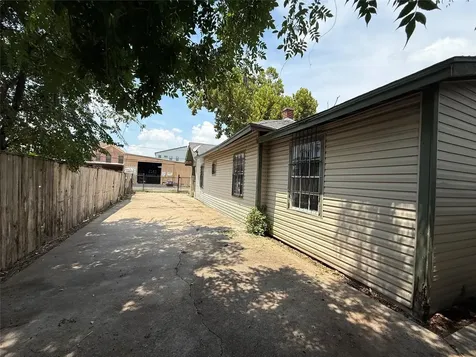1709 Hussion Street Houston TX 77003