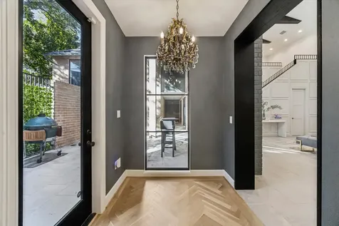 10 S Briar Hollow Lane 53 Houston TX 77027