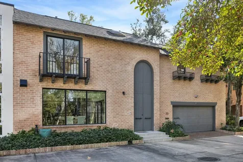 10 S Briar Hollow Lane 53 Houston TX 77027