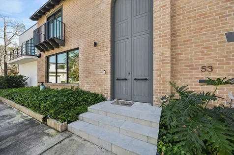 10 S Briar Hollow Lane 53 Houston TX 77027