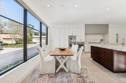 10 S Briar Hollow Lane 53 Houston TX 77027