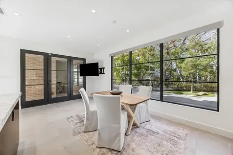 10 S Briar Hollow Lane 53 Houston TX 77027