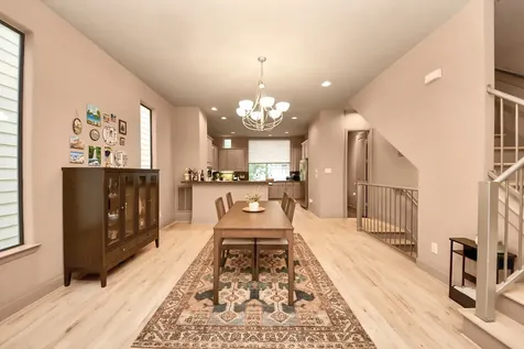 5217 Lillian Street Houston TX 77007