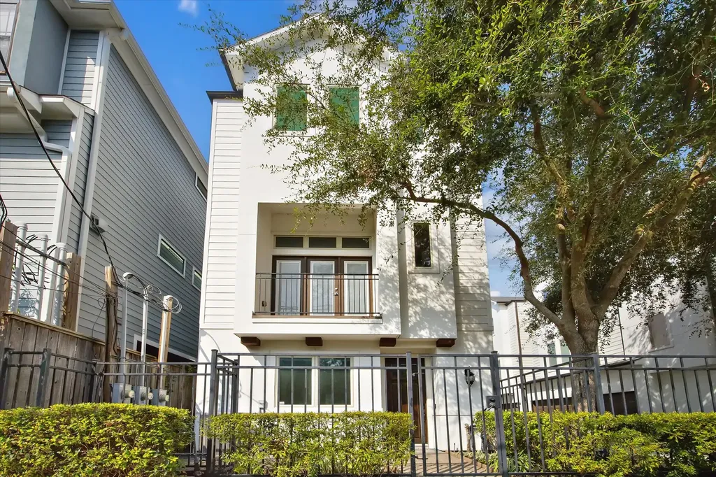 1215 W 25th Street F Houston TX 77008
