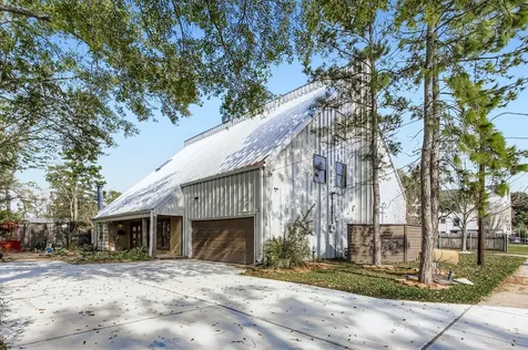826 Fisher Street Houston TX 77018