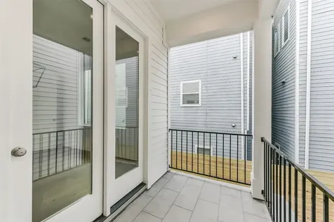 806 Fisher Street E Houston TX 77018