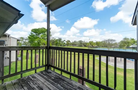 418 Garland Drive 206 Lake Jackson TX 77566