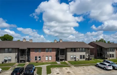 418 Garland Drive 206 Lake Jackson TX 77566
