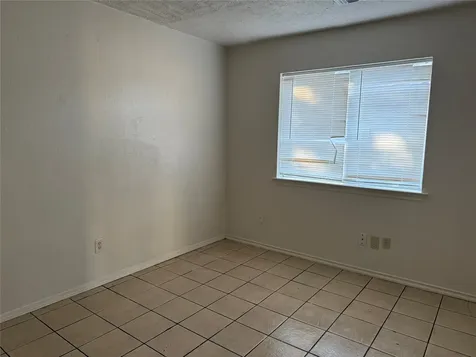 2114 W Greens Road Houston TX 77067