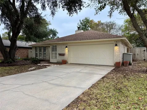 116 Bougainvillea Street Lake Jackson TX 77566