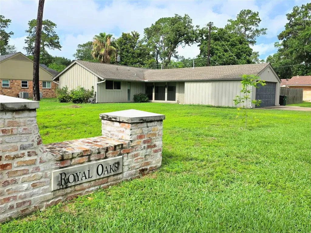 1763 Maux Drive Houston TX 77043