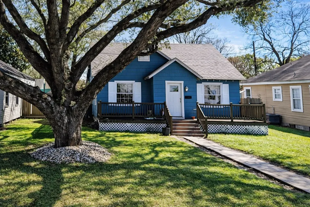 405 13th Avenue N Texas City TX 77590