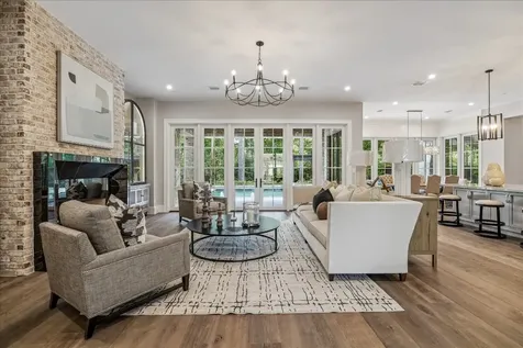 9 Valley Forge Drive Bunker Hill Village TX 77024