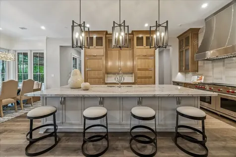 9 Valley Forge Drive Bunker Hill Village TX 77024