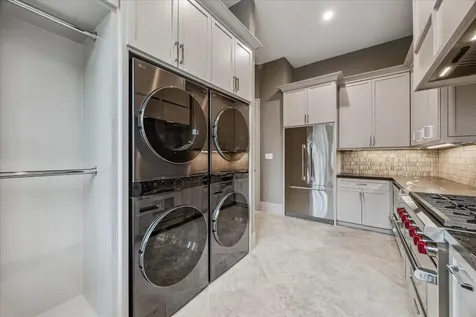 9 Valley Forge Drive Bunker Hill Village TX 77024