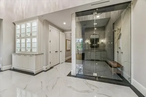 9 Valley Forge Drive Bunker Hill Village TX 77024