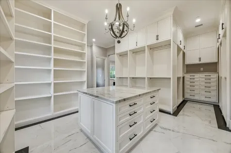 9 Valley Forge Drive Bunker Hill Village TX 77024