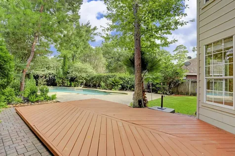 147 N Willow Point Circle The Woodlands TX 77382