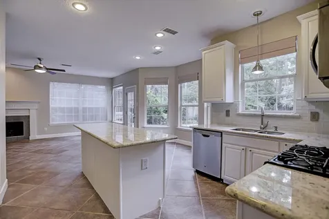 147 N Willow Point Circle The Woodlands TX 77382