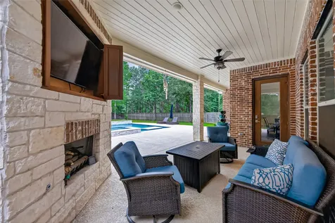 12011 Oak Crest Court Conroe TX 77385