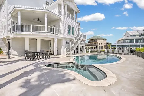 1614 Castaway Street Tiki Island TX 77554