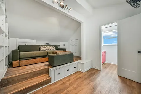 1614 Castaway Street Tiki Island TX 77554