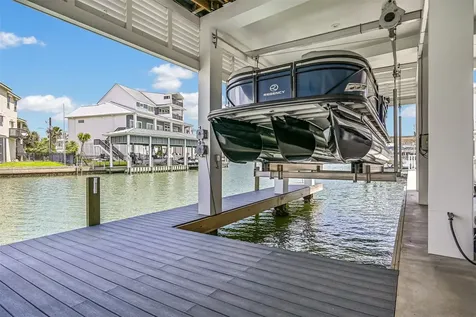 1614 Castaway Street Tiki Island TX 77554