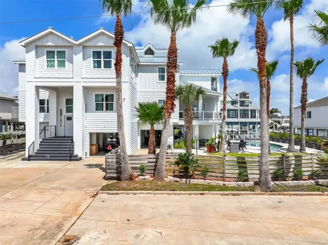 1614 Castaway Street Tiki Island TX 77554