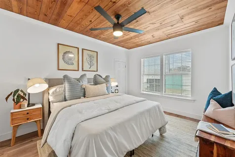 4907 Alamo Drive Galveston TX 77551
