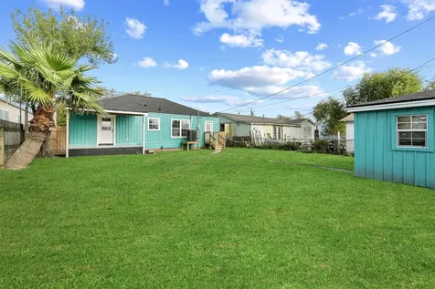 4907 Alamo Drive Galveston TX 77551