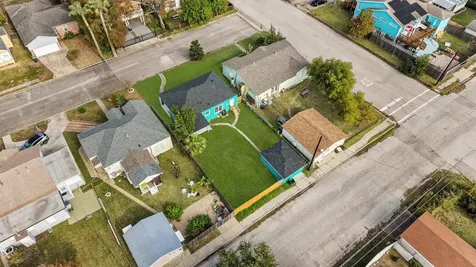 4907 Alamo Drive Galveston TX 77551